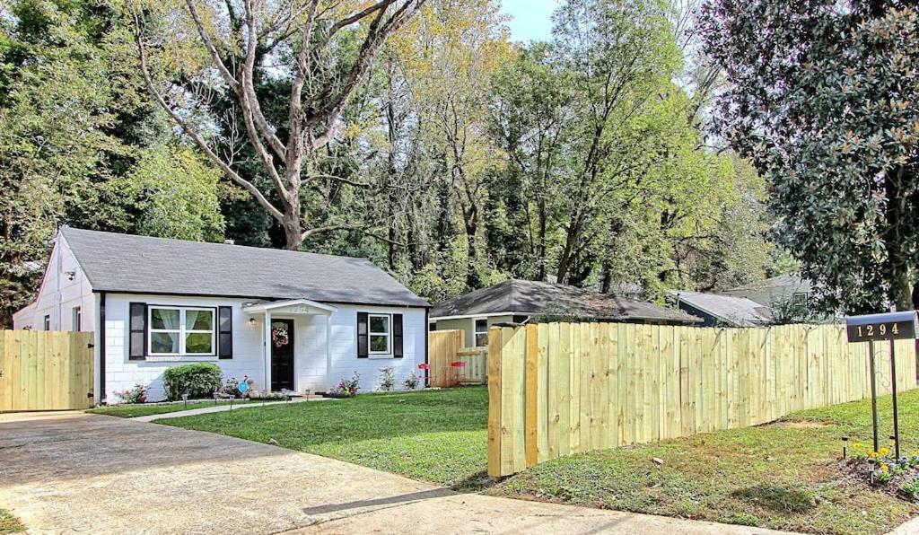 West End Bungalow Perfect To Work, Play, & Escape Atlanta Extérieur photo